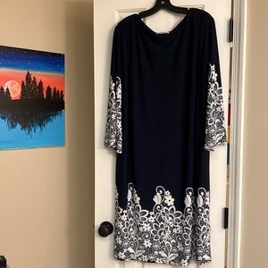 Women’s 2X Navy Floral Shift Dress